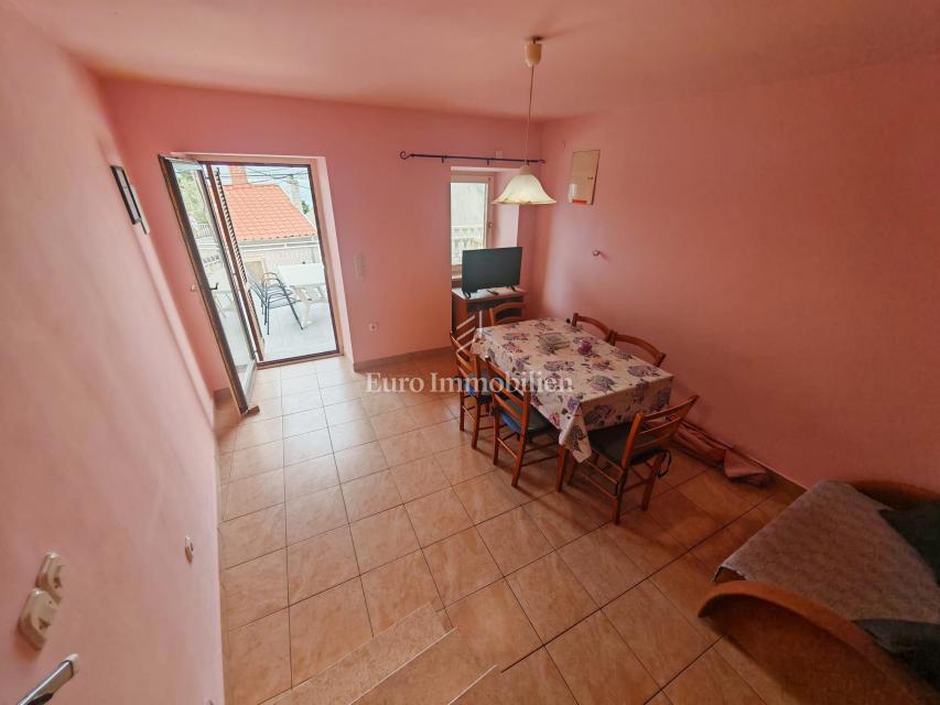 Vrstna Hiša s Panoramskim Pogledom – 150 m od Morja