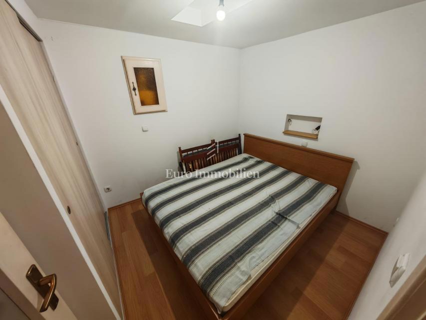 Vrstna Hiša s Panoramskim Pogledom – 150 m od Morja