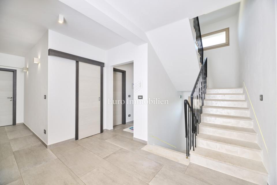 Umag, Samostojna hiša z bazenom