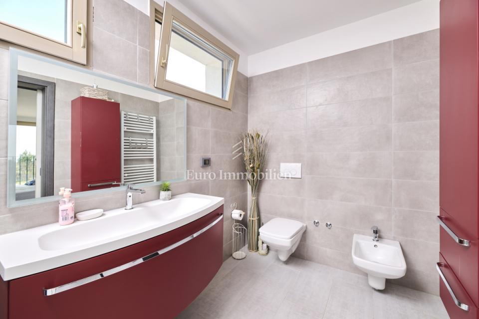 Umag, Samostojna hiša z bazenom