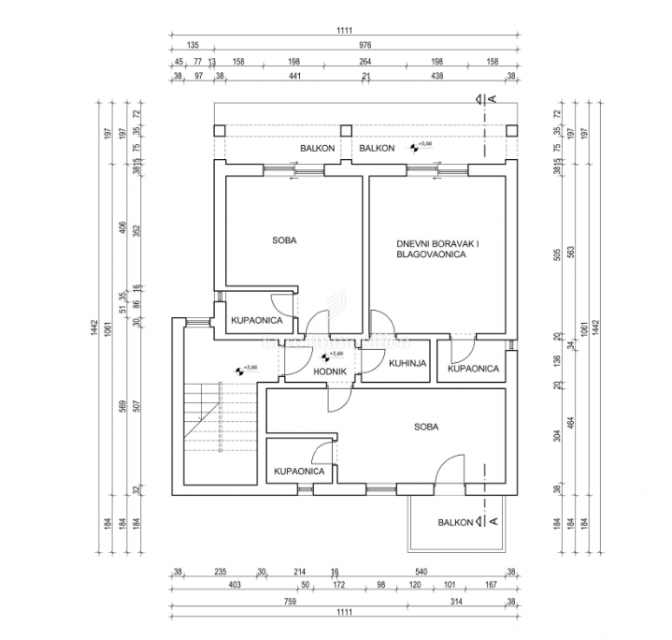 Stanovanje z Velikim Balkonom in Pogledom na Morje
