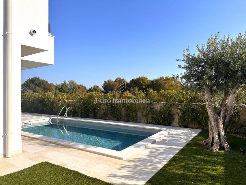 Malinska - kvalitetna nova hiša z bazenom