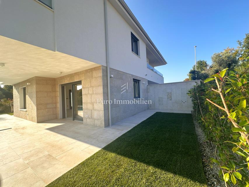 Malinska - kvalitetna nova hiša z bazenom