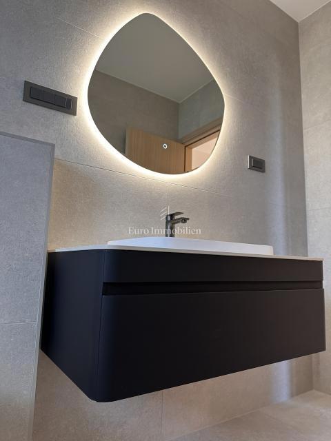 Malinska - kvalitetna nova hiša z bazenom