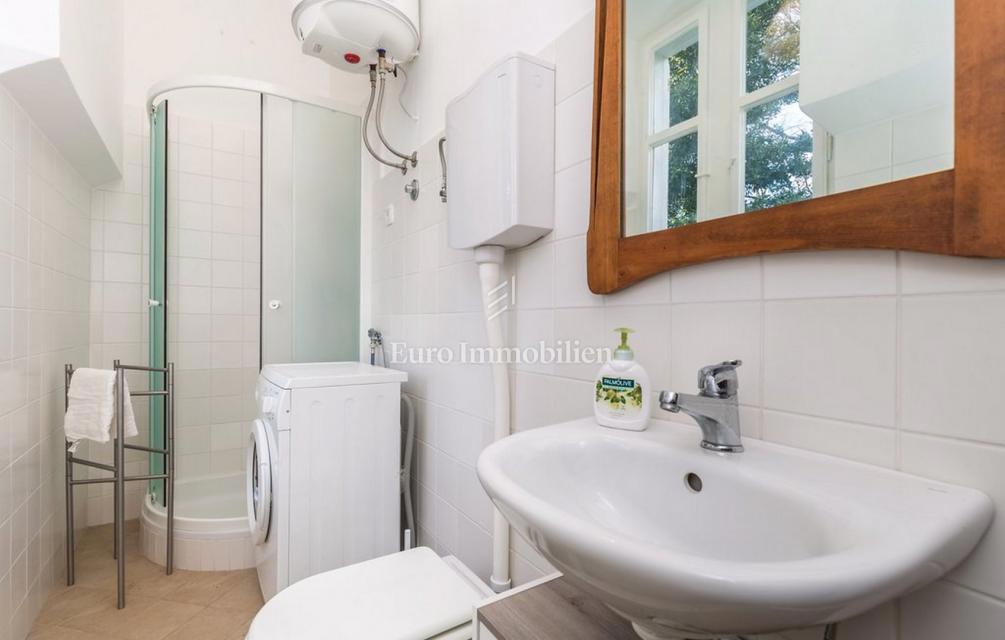 Lovran – stanovanje v zgodovinski vili, 50 m od morja