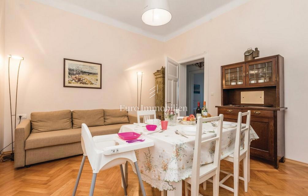 Lovran – stanovanje v zgodovinski vili, 50 m od morja