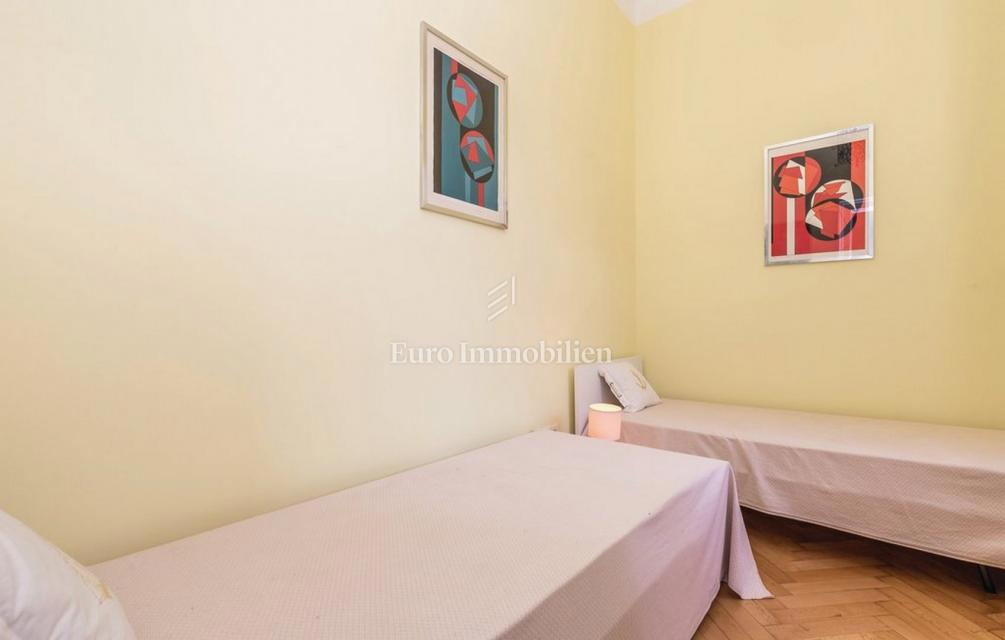 Lovran – stanovanje v zgodovinski vili, 50 m od morja