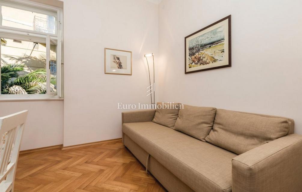 Lovran – stanovanje v zgodovinski vili, 50 m od morja