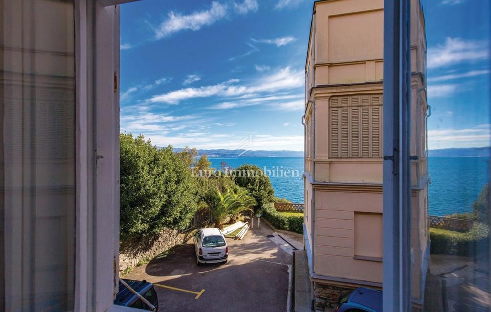 Lovran – stanovanje v zgodovinski vili, 50 m od morja