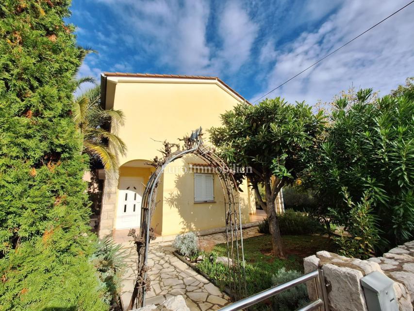 Hiša 200 metrov od morja, Malinska!