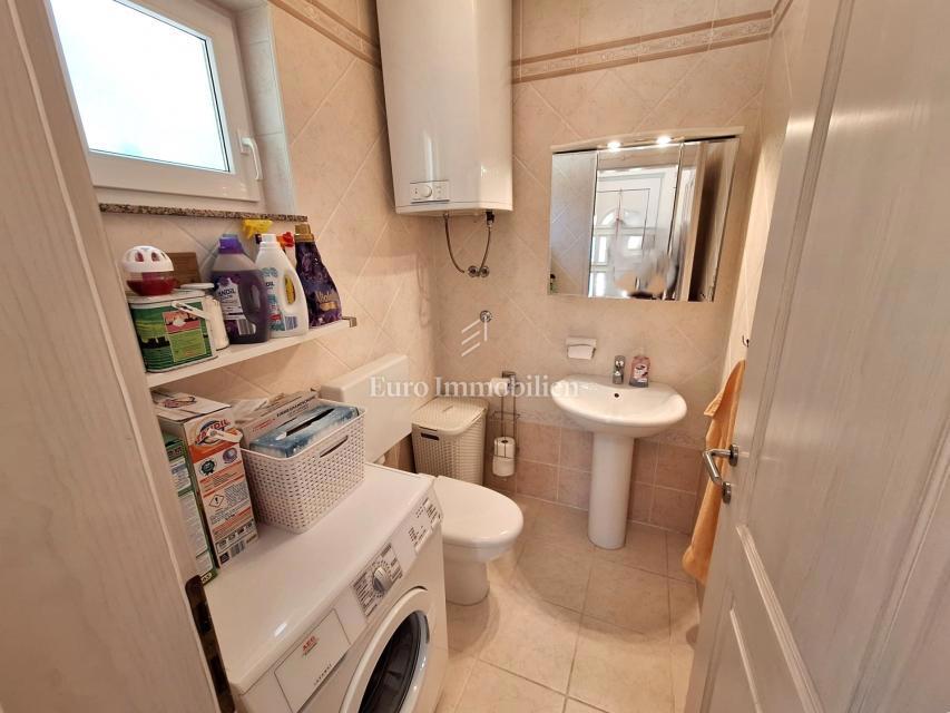 Hiša 200 metrov od morja, Malinska!