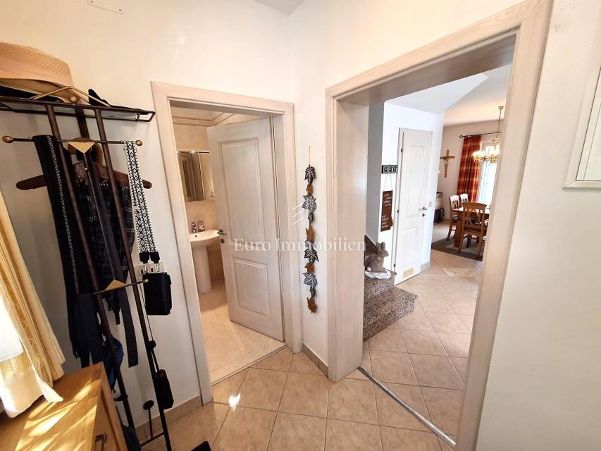 Hiša 200 metrov od morja, Malinska!