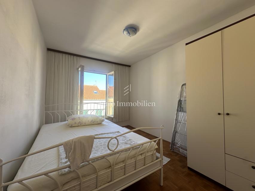 Dvosobno stanovanje v stanovanjski četrti Makarske