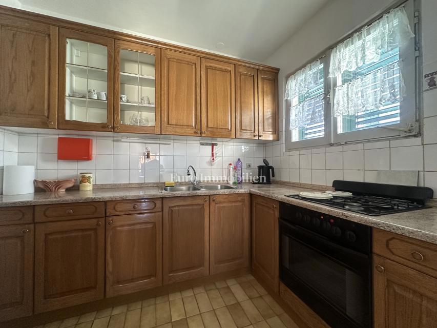 Dvosobno stanovanje v stanovanjski četrti Makarske