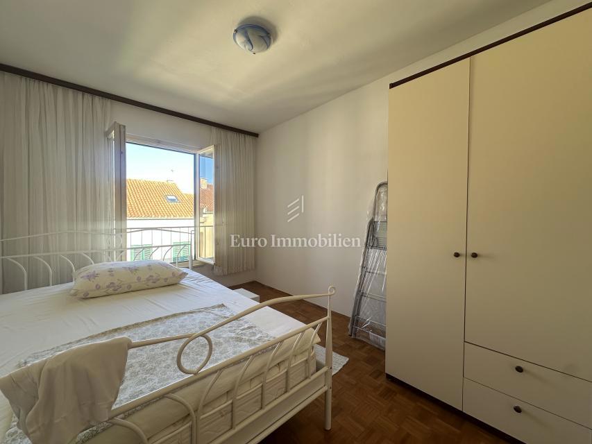 Dvosobno stanovanje v stanovanjski četrti Makarske