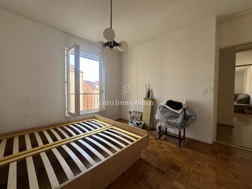 Dvosobno stanovanje v stanovanjski četrti Makarske