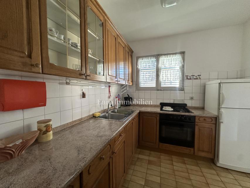 Dvosobno stanovanje v stanovanjski četrti Makarske