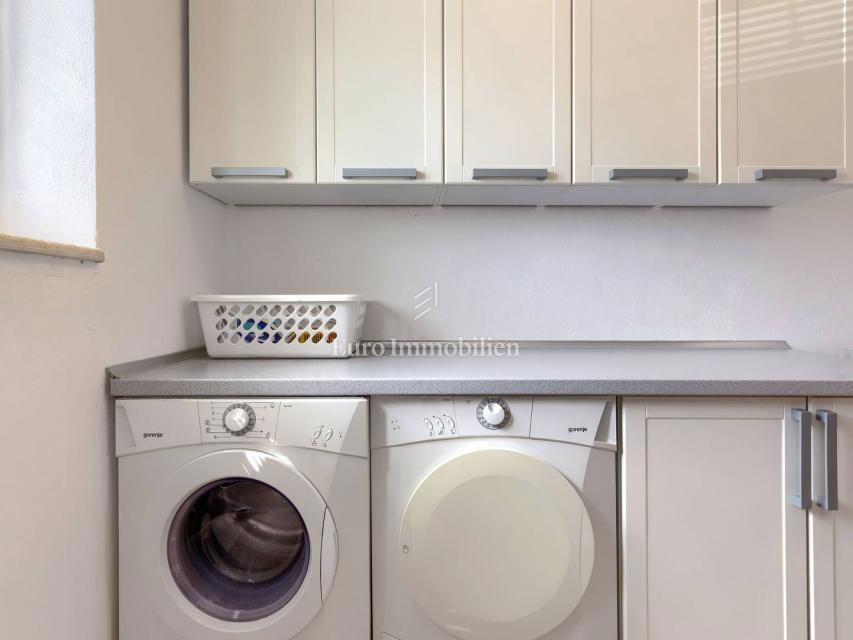 Kamna hiša z bazenom in prostornim vrtom, Buje