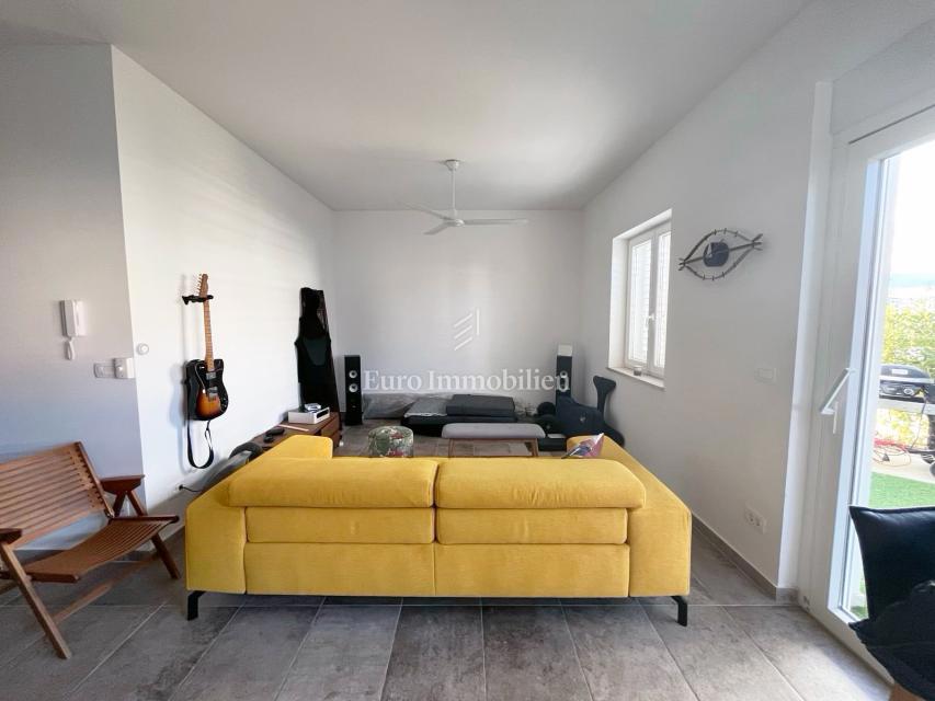 Stanovanje/Apartmani Malinska, Malinska-Dubašnica, 60,22m2