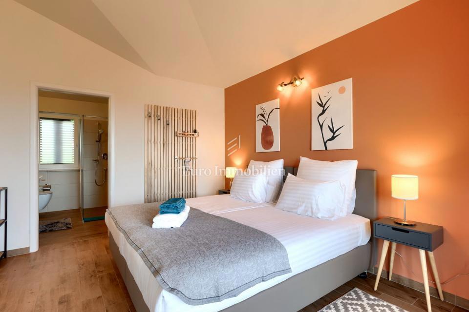 Mediteranska hiša z pogledom na morje