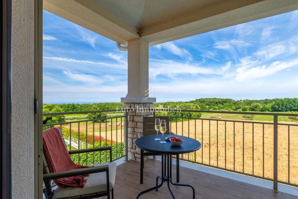 Mediteranska hiša z pogledom na morje