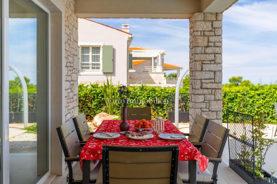 Mediteranska hiša z pogledom na morje