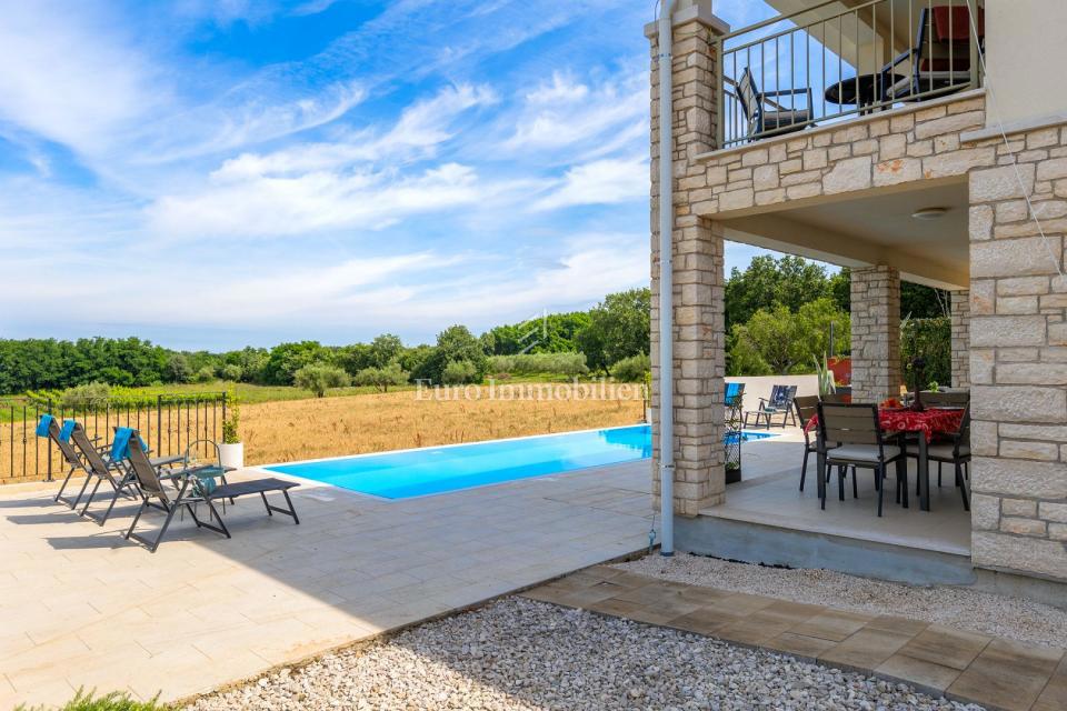 Mediteranska hiša z pogledom na morje