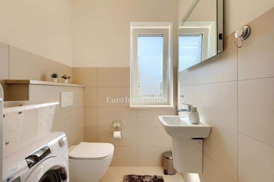 Mediteranska hiša z pogledom na morje