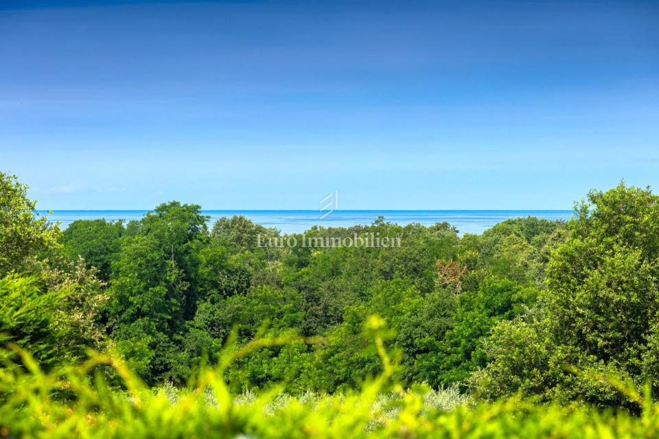 Mediteranska hiša z pogledom na morje