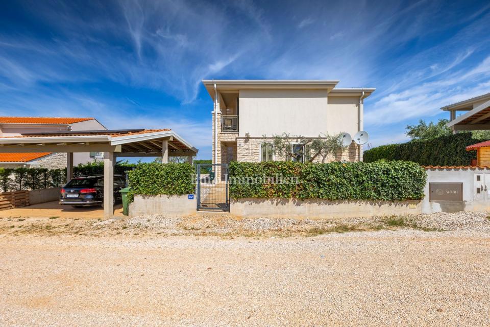 Mediteranska hiša z pogledom na morje