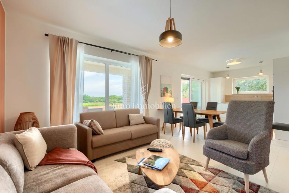 Mediteranska hiša z pogledom na morje