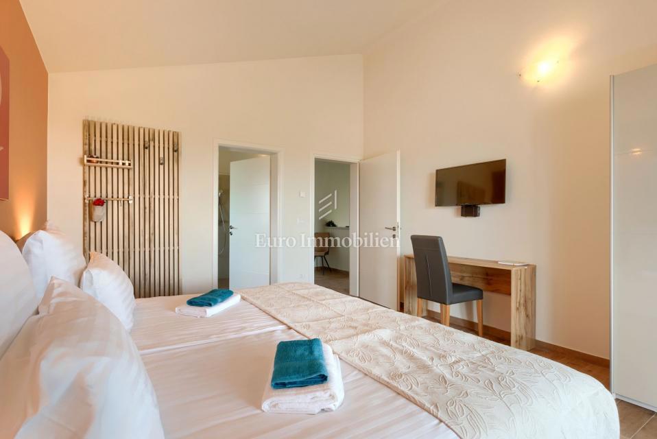 Mediteranska hiša z pogledom na morje