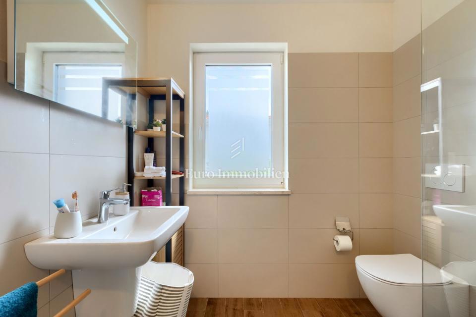 Mediteranska hiša z pogledom na morje