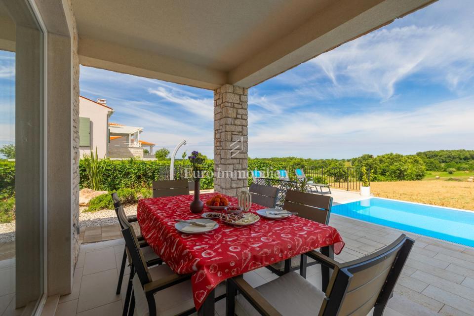 Mediteranska hiša z pogledom na morje