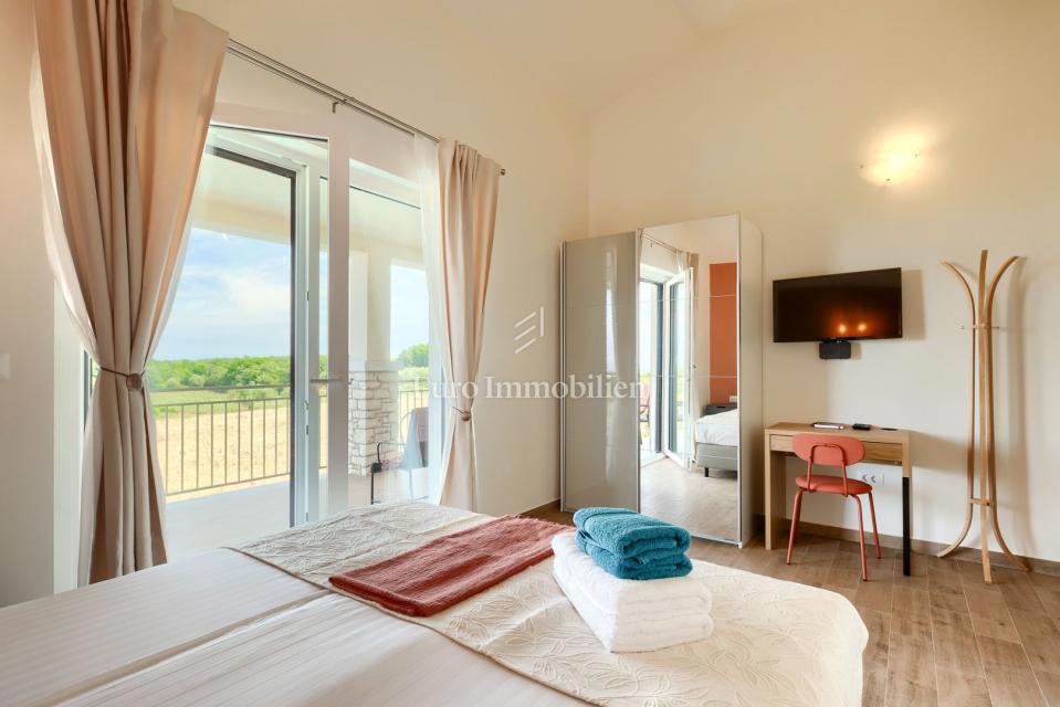 Mediteranska hiša z pogledom na morje