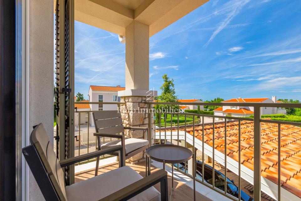 Mediteranska hiša z pogledom na morje