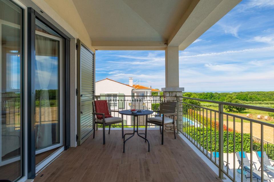 Mediteranska hiša z pogledom na morje