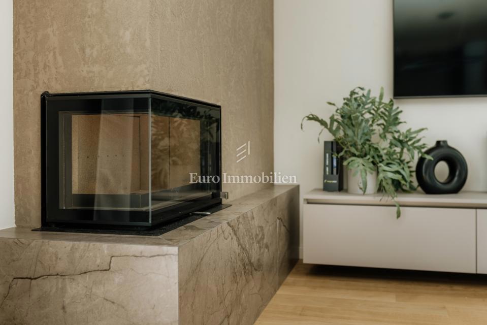 Moderna hiša z bazenom v okolici Poreča