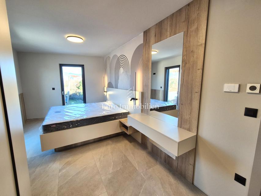 Opremljeno penthouse v novogradnji