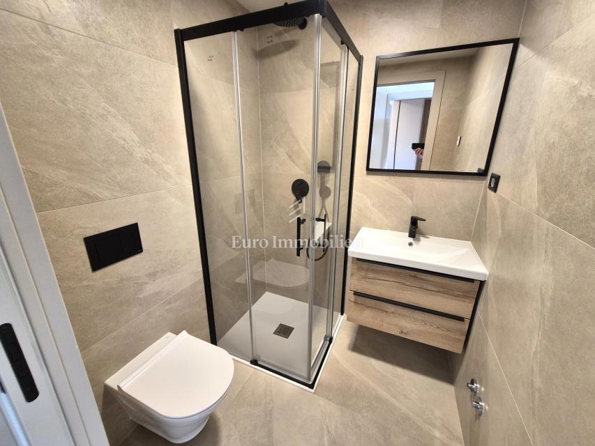 Opremljeno penthouse v novogradnji