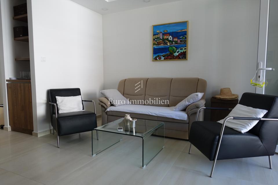 Obnovljena hiša v Podaci blizu plaže