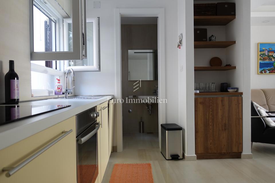 Obnovljena hiša v Podaci blizu plaže