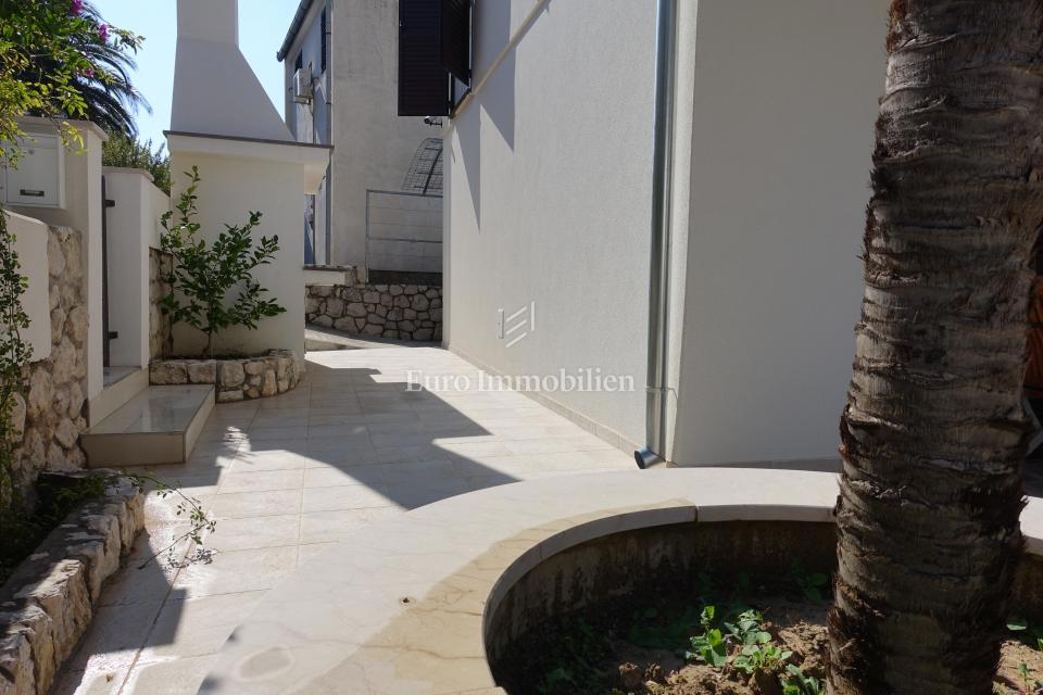 Obnovljena hiša v Podaci blizu plaže