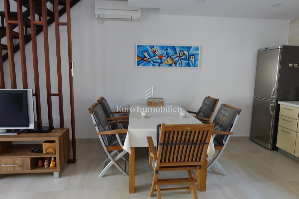 Obnovljena hiša v Podaci blizu plaže