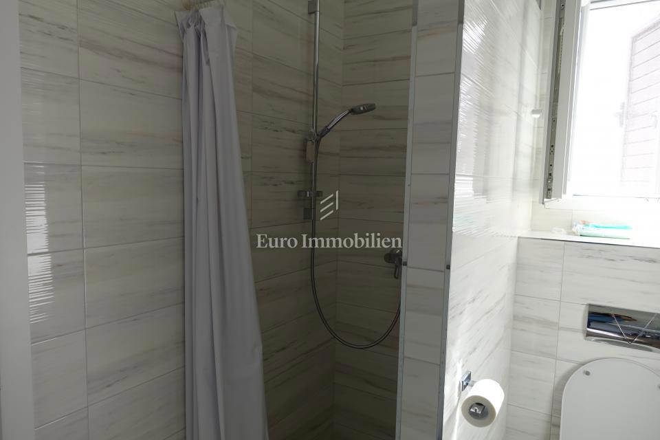 Obnovljena hiša v Podaci blizu plaže