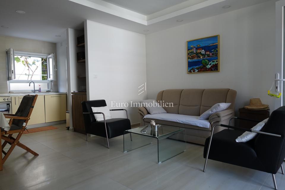 Obnovljena hiša v Podaci blizu plaže