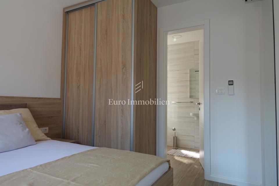 Obnovljena hiša v Podaci blizu plaže