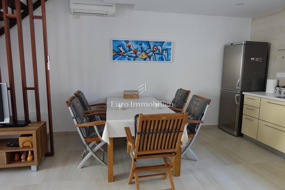 Obnovljena hiša v Podaci blizu plaže