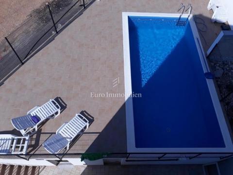 Crikvenica - nepremičnina s 4 apartmaji