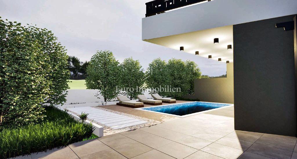 Stanovanje v hiši z bazenom, Vodice